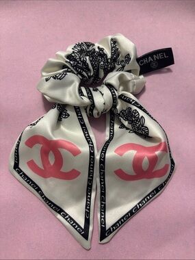 CHANEL White Silk Scrunchie with Pink CC Logo Scarf Tie